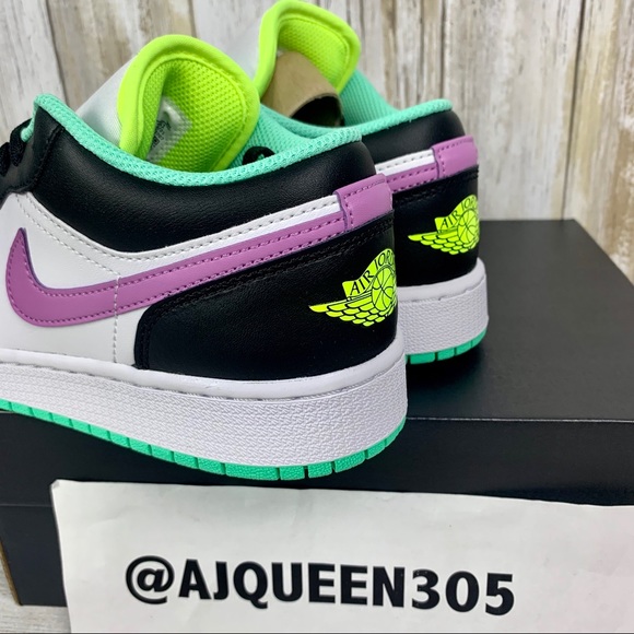 Air Jordan 1 Low GS White Violet Shock Black 5.5Y - Picture 8 of 9